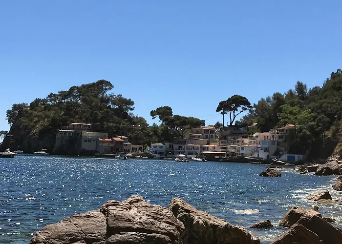 2 Pieces Avec Patio Dans Le Centre De Toulon