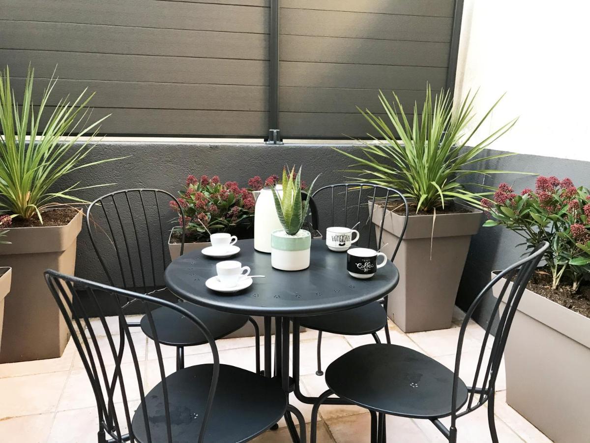 Apartment 2 Pieces Avec Patio Dans Le Centre De Toulon