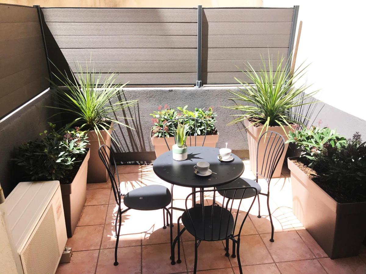 Apartment 2 Pieces Avec Patio Dans Le Centre De Toulon